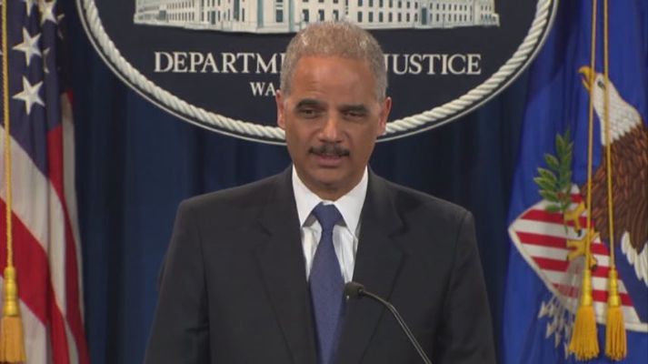 Eric Holder segist ekkert hafa að gera með hleranamál dómsmálaráðuneytisins gagnvart AP-fréttastofunni.