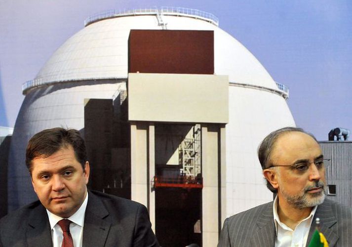 Orkumálaráðherra Rússlands og yfirmaður kjarnorkumála í Íran þegar þeir hittust við Bushehr-verið á síðasta ári. nordicphotos/AFP