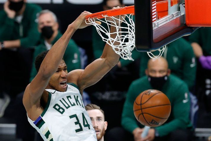 Giannis Antetokounmpo hefur verið valinn mikilvægasti leikmaðurinn, MVP, í NBA-deildinni síðustu tvö tímabil.