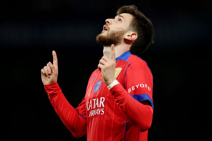 Khvicha Kvaratskhelia gerði kvöldið mun þægilegra fyrir Paris Saint-Germain með því að koma liðinu í 1-0 snemma leiks.