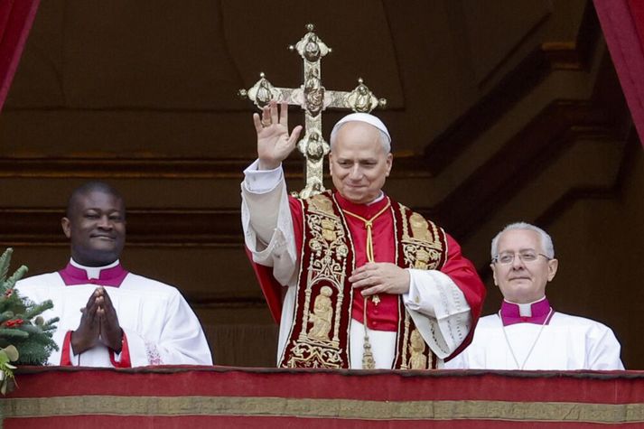 Leó fjórtandi páfi ávarpaði fjölda fólks.