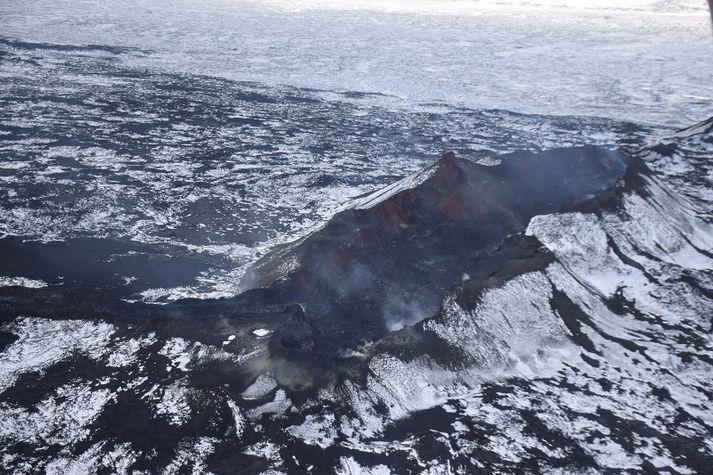 Áfram verður fylgst með gasmenguninni frá gosstöðvunum og hraunbreiðunni í Holuhrauni.