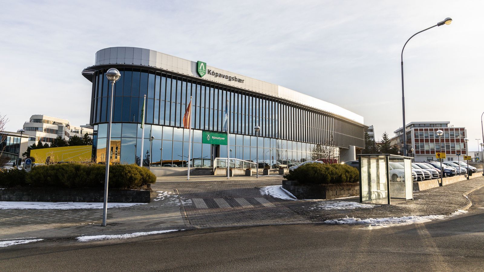 Brunaði af stað frá ölvunarpósti en var hand­tekinn við Hamra­borg