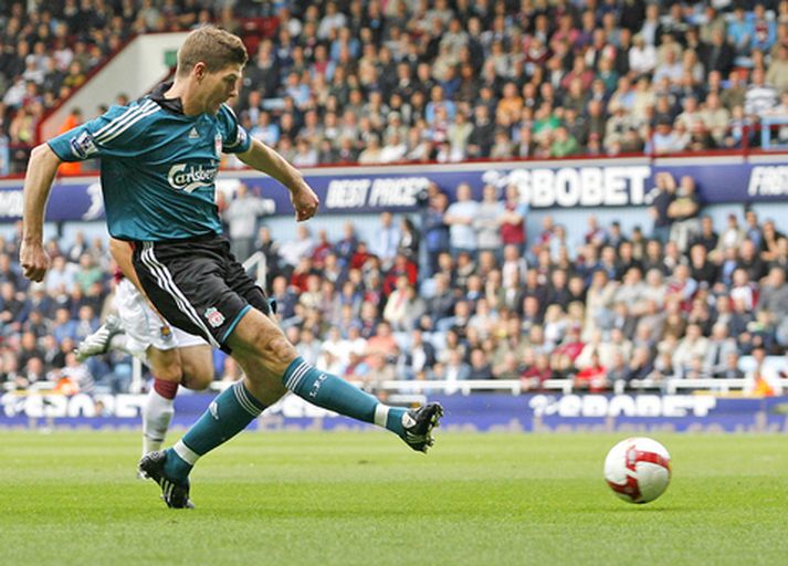 Steven Gerrard í leik með Liverpool.