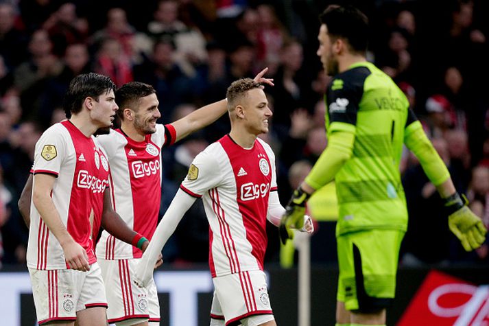 Leikmenn Ajax fagna í dag.