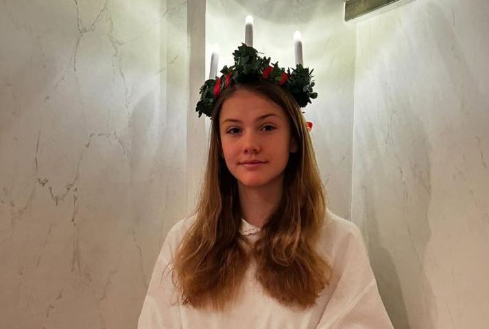 Hin tólf ára Estelle er dóttir Viktoríu krónprinsessu.