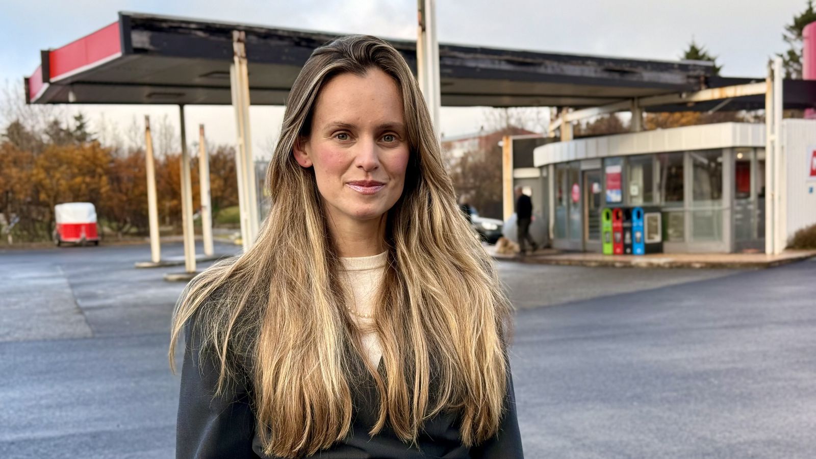 Skoða hvort þurfi að til­kynna samningana til ESA