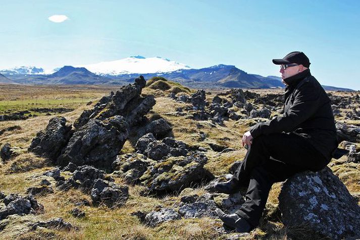 Þýski ljósalistamaðurinn fór ásamt samverkafólki sínu á Snæfellsjökul í gær og kveðst heillaður af landslaginu á Íslandi.Mynd/Sighvatur Lárusson