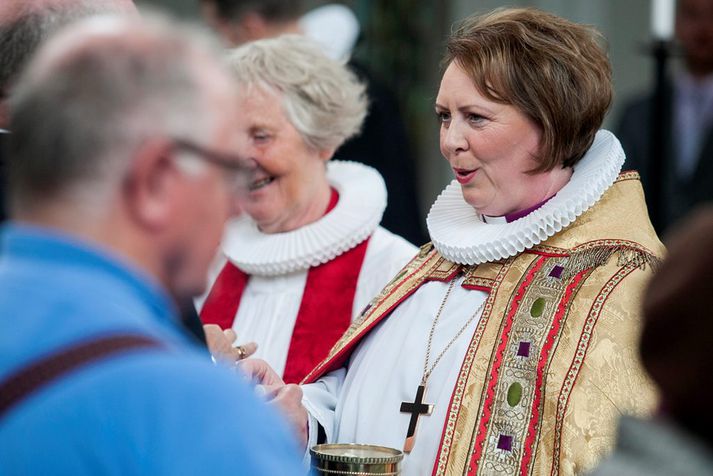 Þjóðkirkjan vill að ríkið borgi sóknargjöld í samræmi við lög. Agnes Sigurðardóttir er biskup og leiðtogi kirkjunnar.