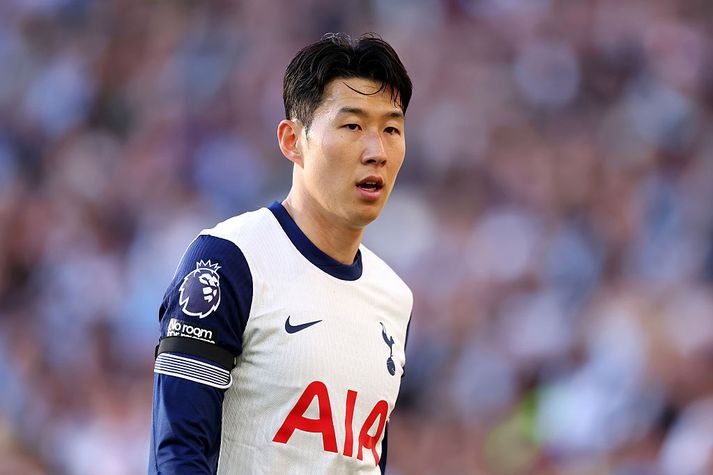 Son Heung-Min og félagar í Tottenham hafa átt skelfilega leiktíð í ensku úrvalsdeildinni og eru þar í 17. sæti en samt gæti leiktíðin endað með langþráðum titli og sæti í Meistaradeild Evrópu.