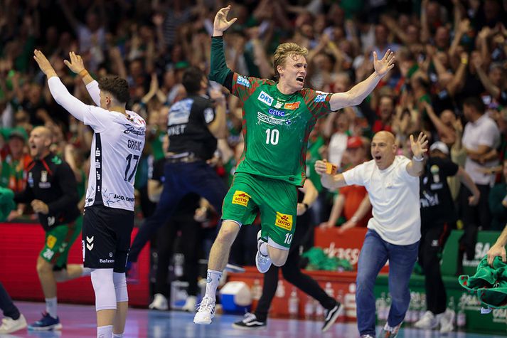 Gísli Þorgeir Kristjánsson fagnar í sigrinum gegn Flensburg á fimmtudaginn sem tryggði Magdeburg þýska meistaratitilinn.