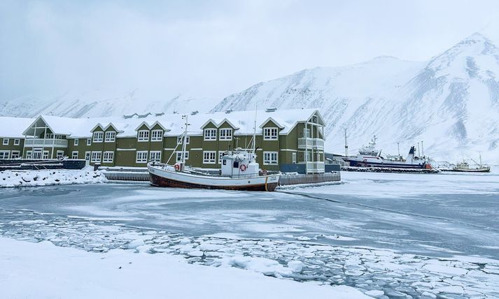 Sigló hótel á Siglufirði býður upp á mjög vinsælt pakkatilboð sem inniheldur mat og gistingu á glæsilegu Sigló hóteli og skíðagöngunámskeið.