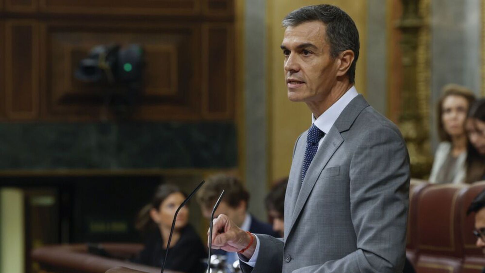 Boðaði ó­vænt þing­kosningar á Spáni