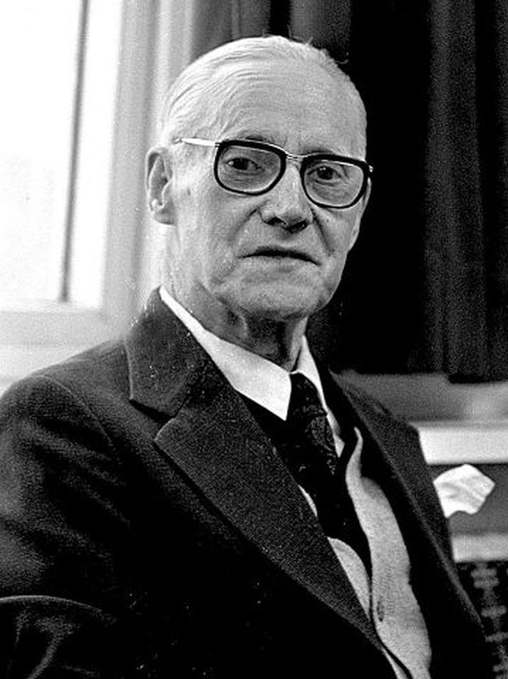 Tómas Guðmundsson
Gera á styttu af borgarskáldinu.