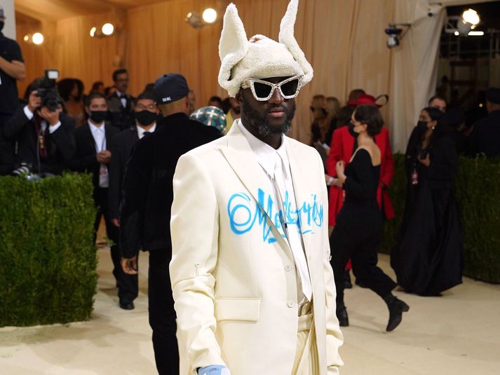 Virgil Abloh á Met Gala í september síðastliðnum, klæddur í Louis Vuitton