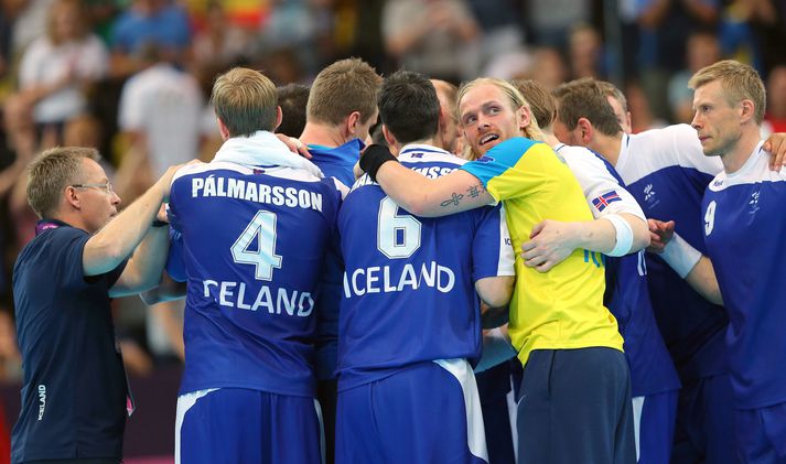 Íslenska karlalandsliðið í handbolta vann frækinn eins marks sigur gegn Frökkum á Ólympíuleikunum í handbolta 2012.