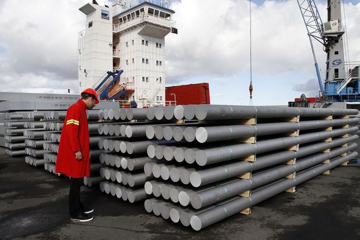 Upplýsingafulltrúi Rio Tinto Alcan hafnar niðurstöðu talsmanns samninganefndar starfsmanna álversins.