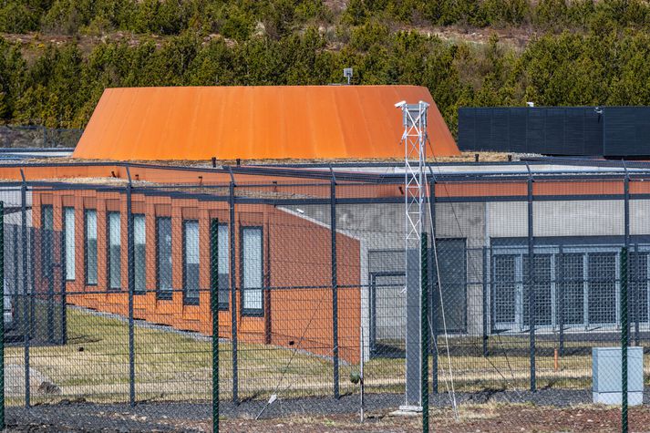 Konan hefur verið í einangrun á Hólmsheiði frá því í byrjun september.