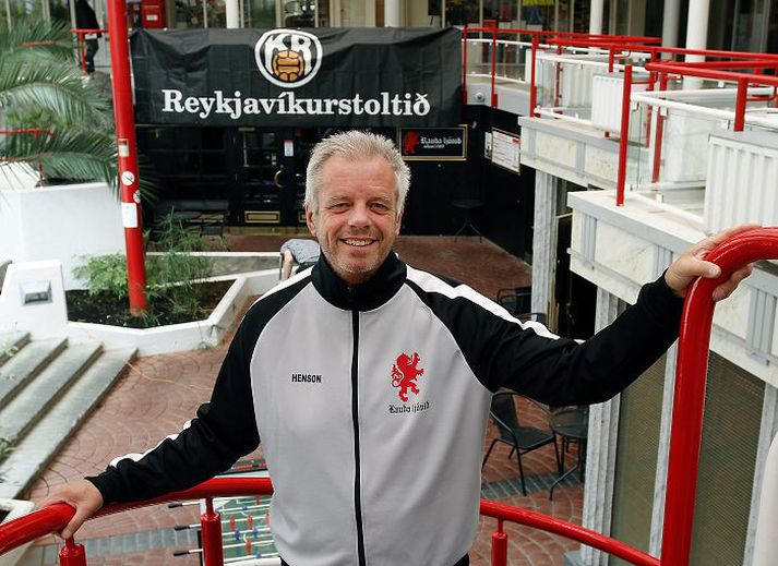 Hafsteinn Egilsson, vert á Rauða ljóninu, er sáttur við laugardagskvöldið þegar KR-ingar fylltu staðinn í sigurvímu. Hann segir kvöldið þó bara vera upphitun fyrir 1. október.