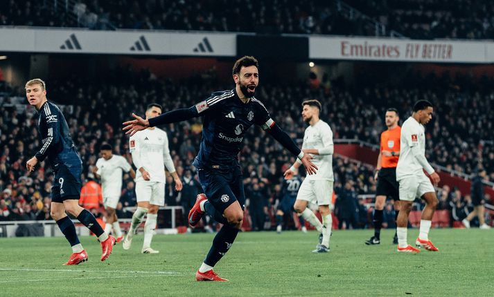 Manchester United og Arsenal eigast við í ensku úrvalsdeildinni í dag.