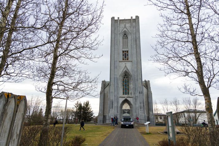 Lögregla taldi yfir hundrað manns í heildina.