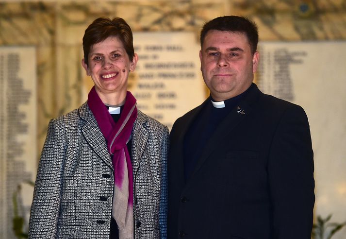 Libby Lane ásamt eiginmanni sínum, sem einnig er prestur.