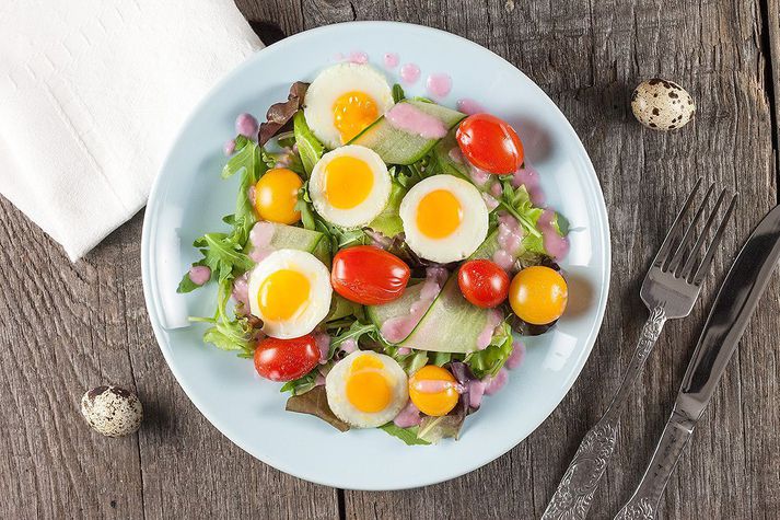 Kornhænuegg eru skemmtileg í matargerð og koma fallega út spæld eða soðin ofan á snittur og í salat.