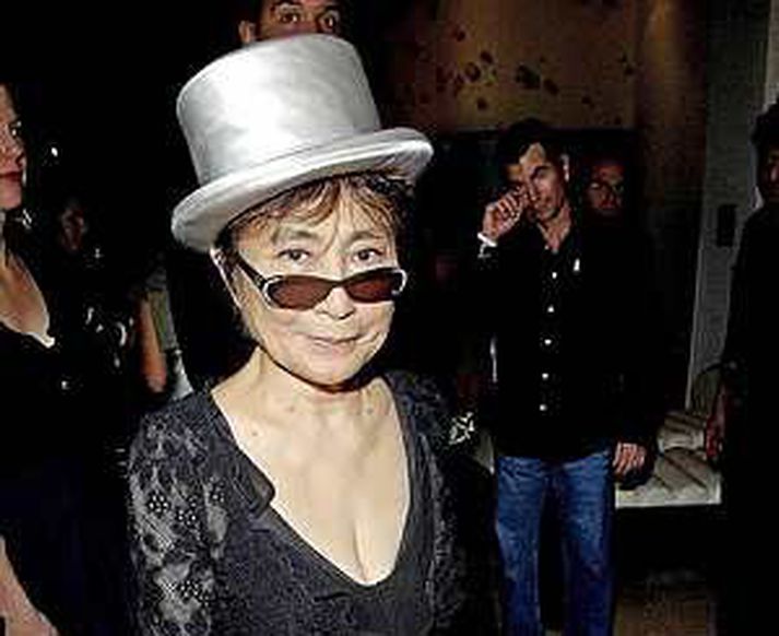 Yoko Ono; "Ég á."