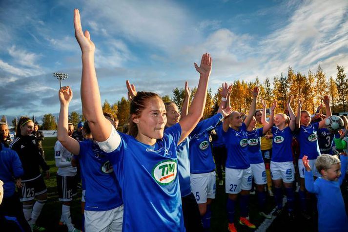 Ásgerður Stefanía Baldursdóttir fagnar einum af sjö stóru titlum sínum með Stjörnunni.