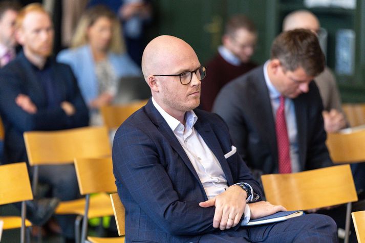 Konráð S. Guðjónsson, efnahagsráðgjafi ríkisstjórnarinnar, á fundi hjá peningastefnunefnd Seðlabankans. Hann kemur ríkisstjórninni til varnar í aðsendri grein á Vísi í dag.