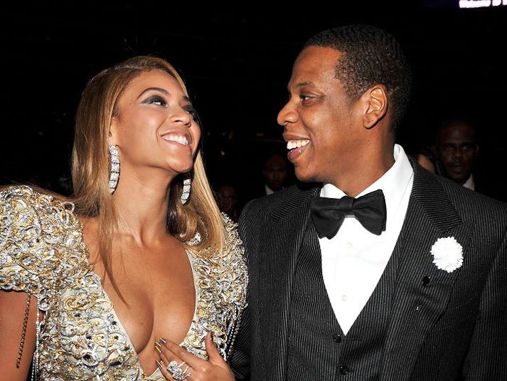 Beyoncé Knowles og Jay-Z eiga von á stúlku í febrúar á næsta ári.