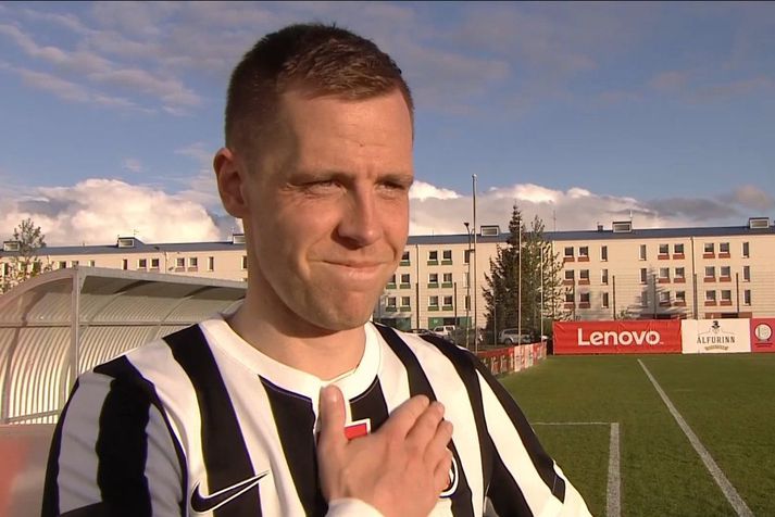 Kjartan Henry Finnbogason var ekki alveg nógu góður í öxlinni eftir leikinn á móti Leikni í gærkvöldi.