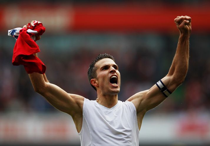 Van Persie fagnar í dag.