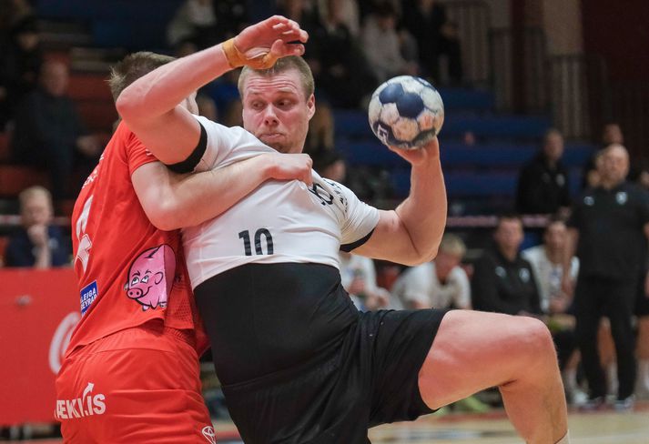 Jón Bjarni Ólafsson skilaði góðri vakt fyrir FH.