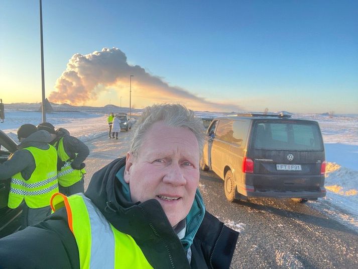 Kristján Már Unnarsson fréttamaður okkar verður í beinni útsendingu frá gosstöðvunum í tímanum klukkan tólf.