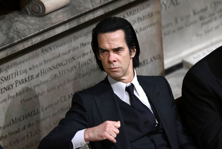 Nick Cave við krýningu Karls Bretakonungs í maí í fyrra. 