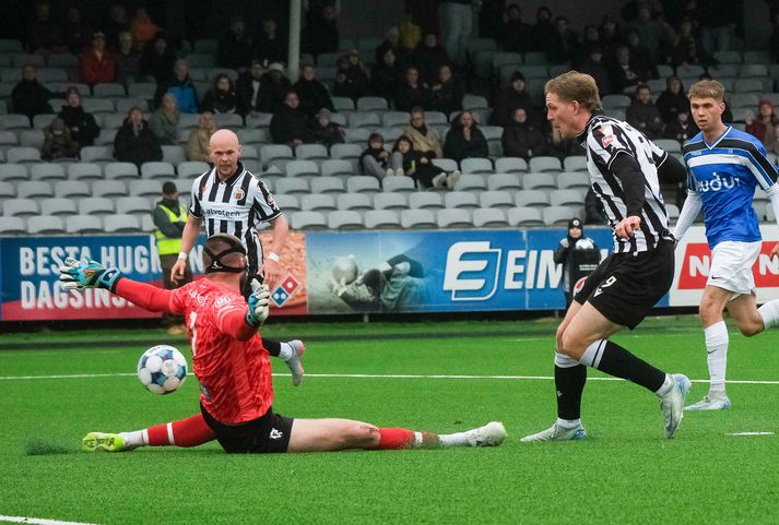 Eiður Guati skoraði gott mark gegn FH í kvöld.