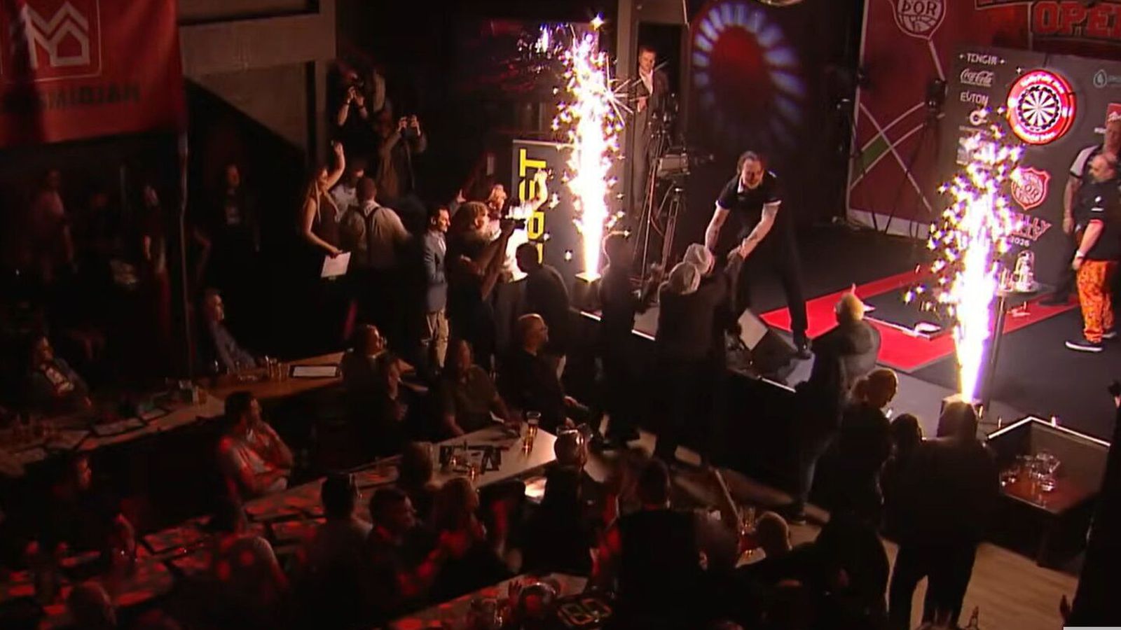 Brynja og Svíinn fögnuðu eftir magnað kvöld í Sjallanum