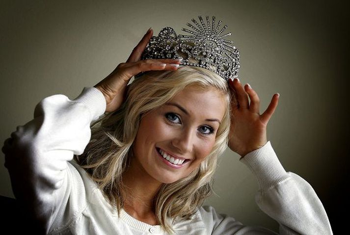 Ungfrú Reykjavík 2007 Fanney Lára Guðmundsdóttir var krýnd Ungfrú Reykjavík á fimmtudagskvöld. Hún er að klára stúdentinn frá Verzlunarskóla Íslands en stefnir á viðskiptafræði í bland við ferðamálafræði í framtíðinni.