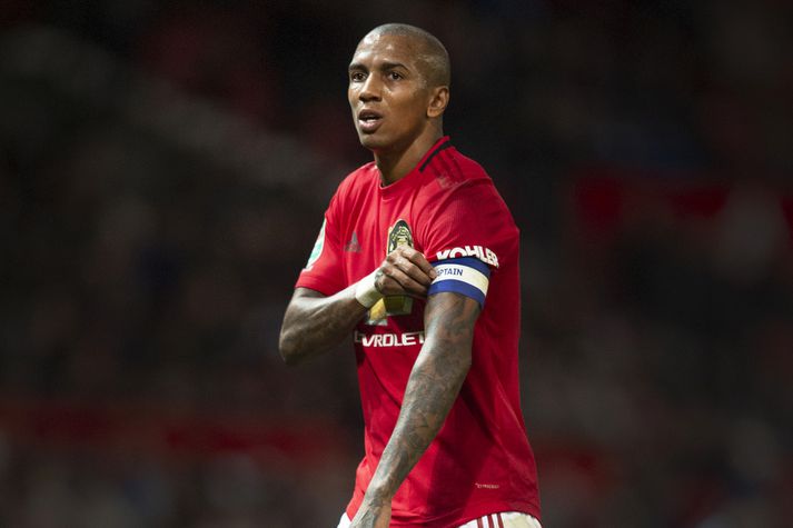 Ashley Young er aðalfyrirliði Manchester United en gæti verið á förum.