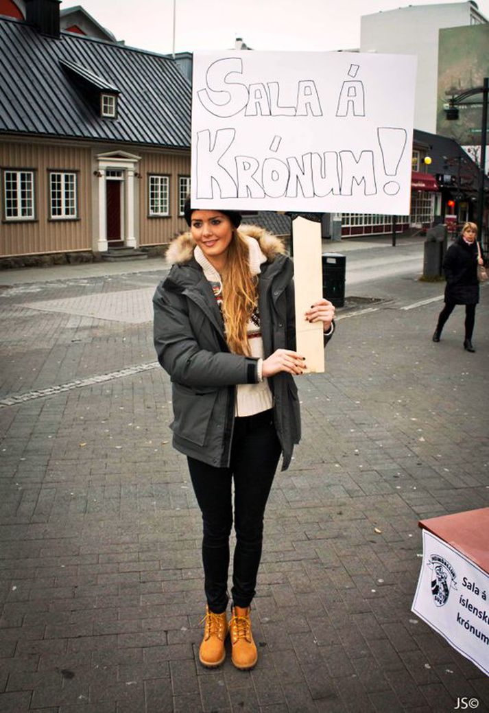 Lögbrjótur auglýsir sölu á krónum.