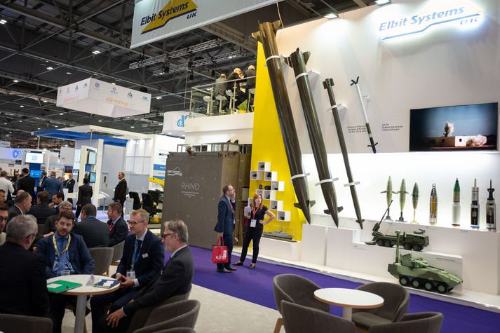Bás breska dótturfélags ísraelska vopnaframleiðandans Elbit á DSEI sýningunni árið 2019.