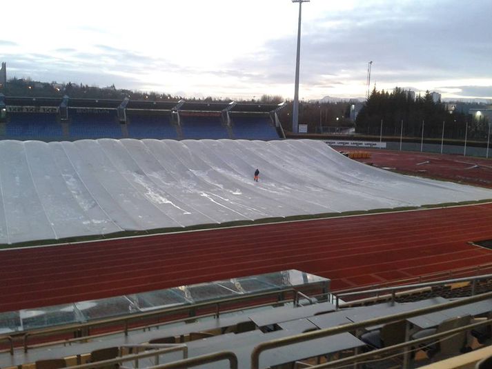Það er nóg af heitu lofti undir dúknum núna.