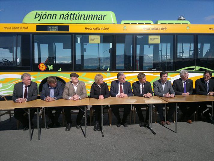 Skrifað var undir samninginn í dag.
