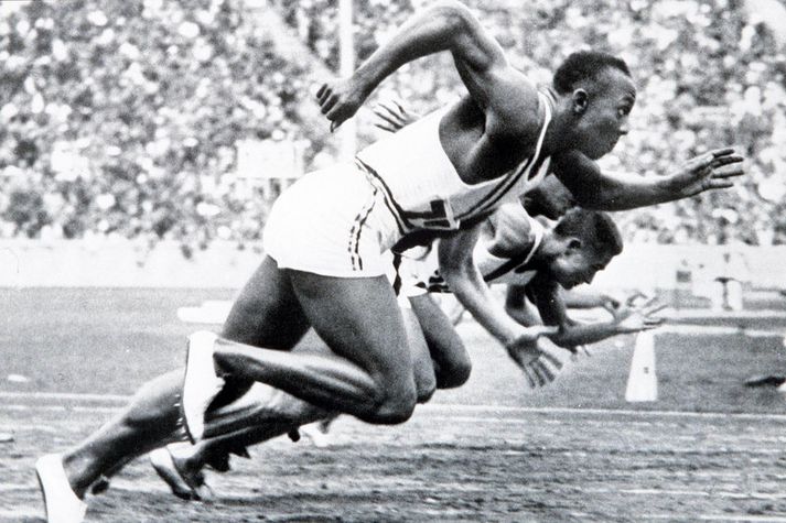 Jesse Owens á Ólympíuleikunum 1936.