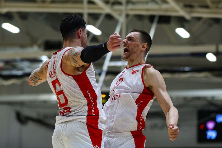 Kristó og Igor fagna innilega í leikslok.