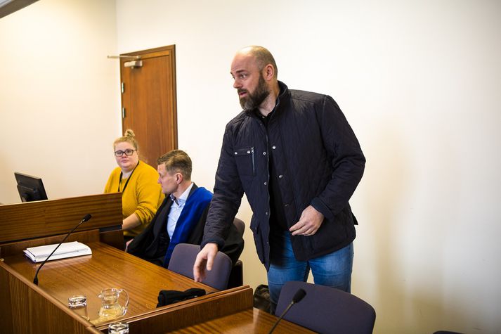 Frá þingfestingu málsins í morgun.