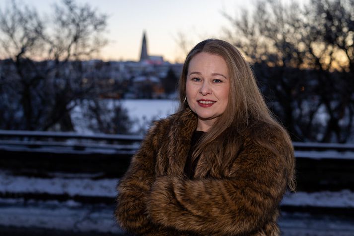 Þórdís Helgadóttir hefur þegar skipað sér sess sem einn af helstu rithöfundum þjóðarinnar. Nýjustu bók sína kallar hún framhjáhaldsverkefni og við komumst að því hvers vegna.