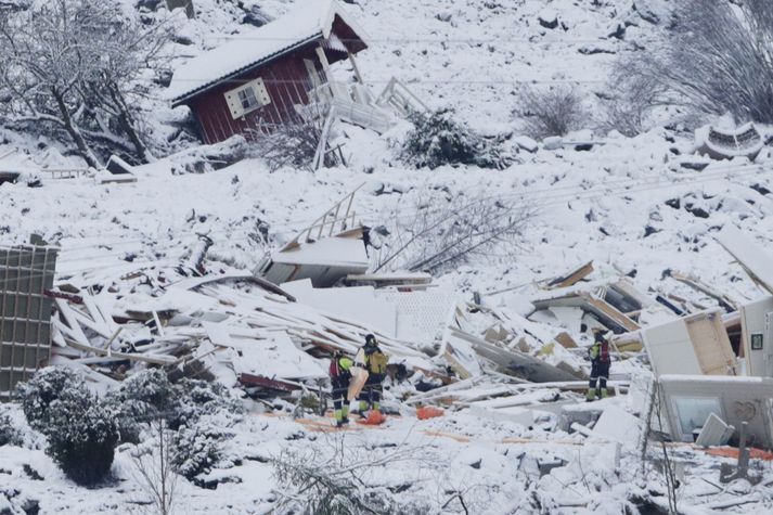 Eyðileggingin í kjölfar skriðanna er mikil.