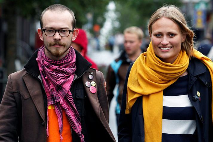 NEI-hreyfingin gegn kynbundnu ofbeldi hefur verið áberandi í sumar. Finnborg Salome og Thomas starfa í hreyfingunni en þau hafa áhyggjur af því hve oft þolendur kynferðisbrota eru gerðir ábyrgir fyrir brotunum í opinberri umræðu.